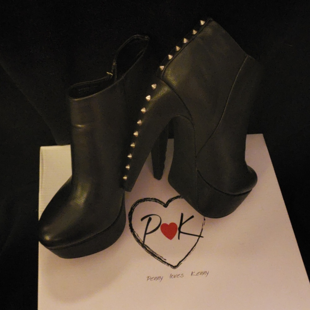 Penny Loves Kenny Booties